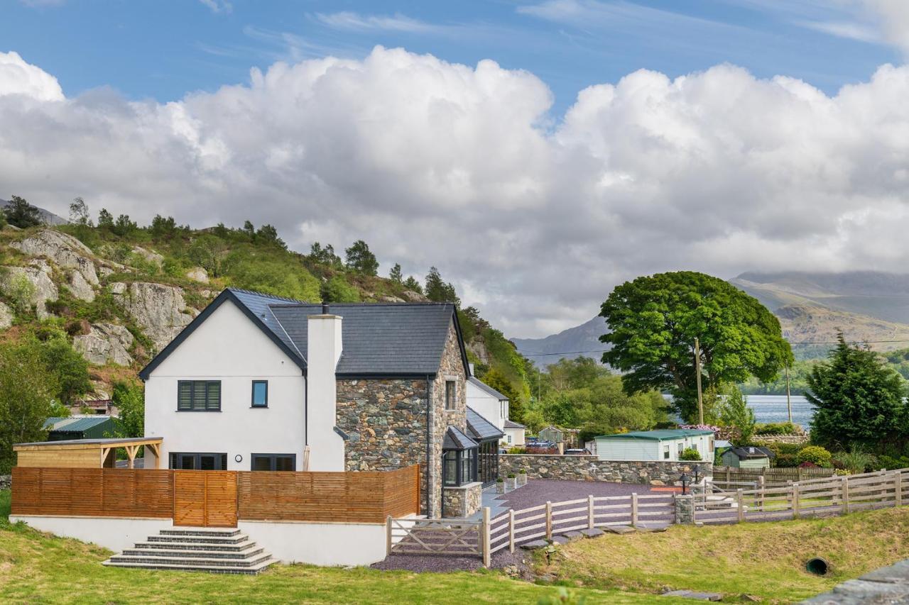 Arlyn, Padarn Lake Viewpoint In Snowdonia Caernarfon Esterno foto