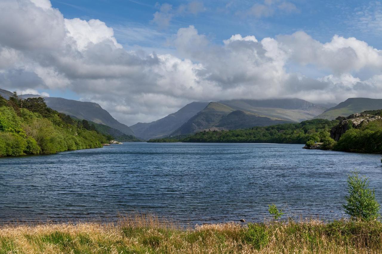 Arlyn, Padarn Lake Viewpoint In Snowdonia Caernarfon Esterno foto
